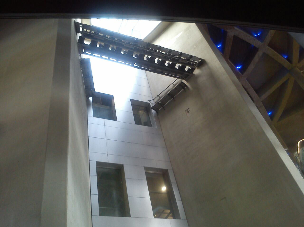 AQUASCRIPT HDT-8m-for-Milad-Tower-Tehran-02